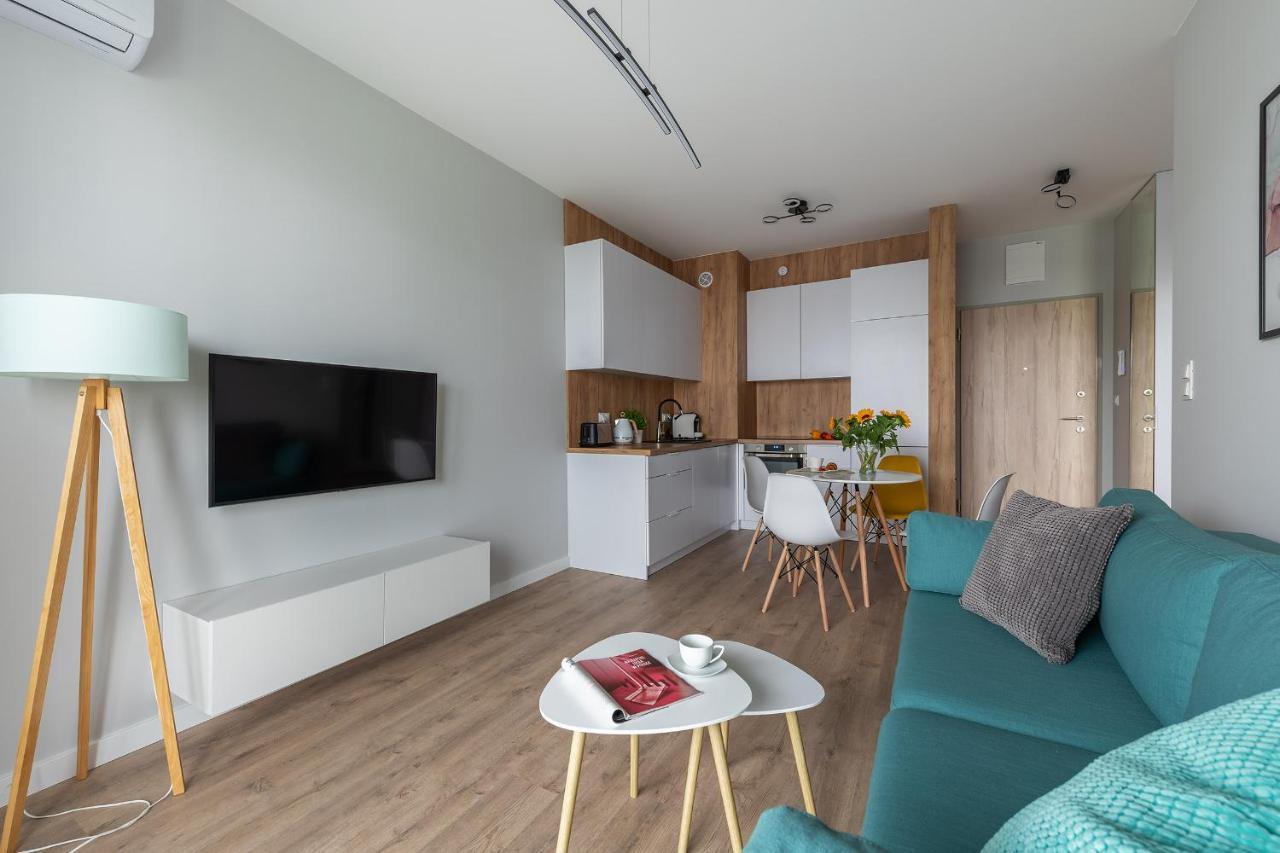 Airport Okecie Cybernetyki Apartments Warsaw Exterior photo
