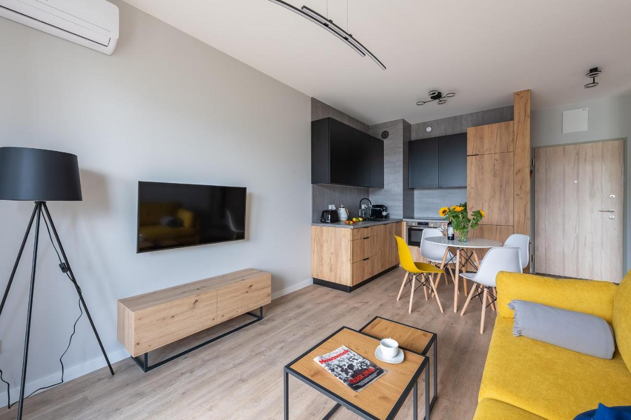 Airport Okecie Cybernetyki Apartments Warsaw Exterior photo